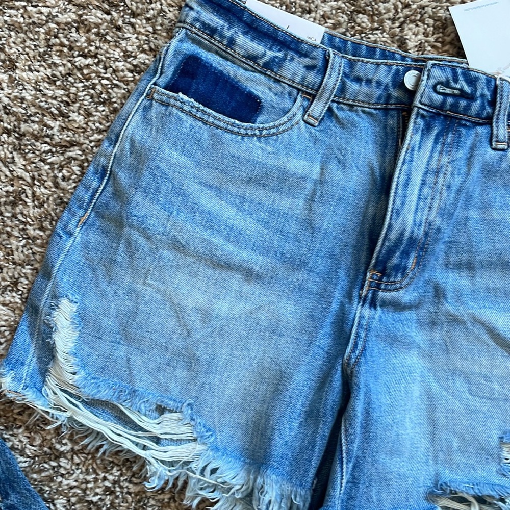 High Rise Shorts - Picture 4 of 4